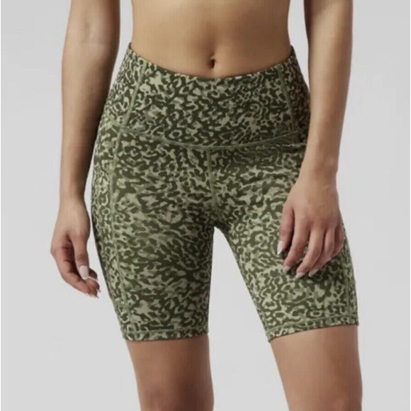 Athleta Pants - NWT Athleta‎ Ultimate Stash II 7" Short-Clouded Leapard Olive-Size XXS MSRP $69